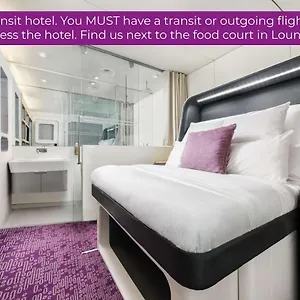 מלון Yotelair Amsterdam Schiphol Transit, סכיפהול